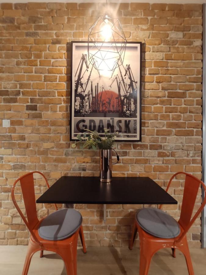 Red Wall Apartment In The Old Town Gdańsk Exterior foto