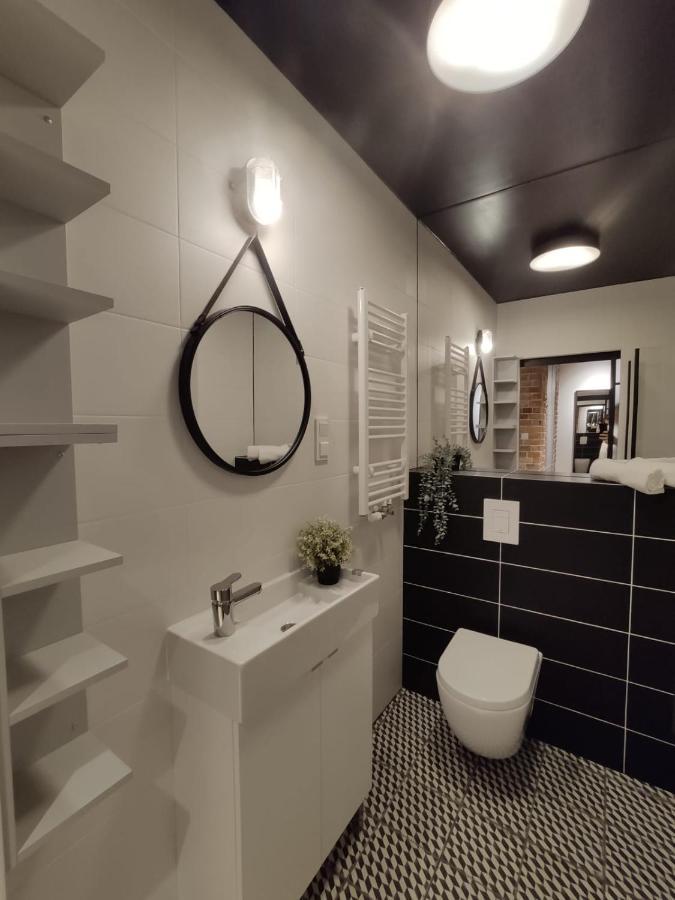 Red Wall Apartment In The Old Town Gdańsk Exterior foto